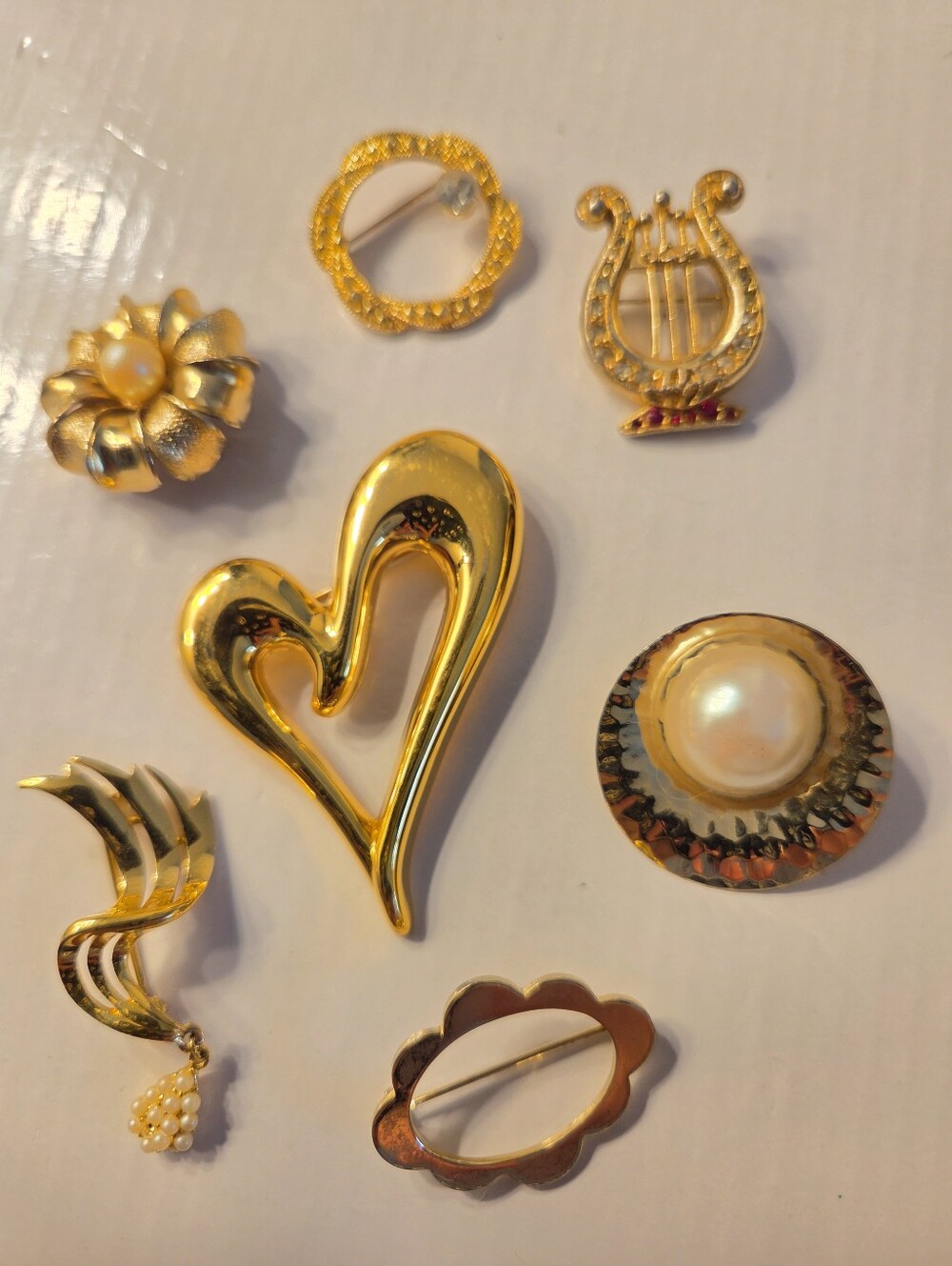 Gold-Tone Heart Brooch Pin - Women's Fashion Jewelry